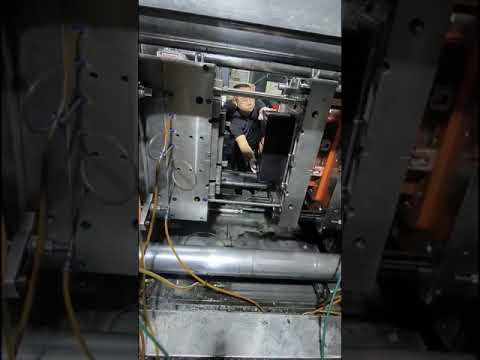 A China baterry box plastic mold company