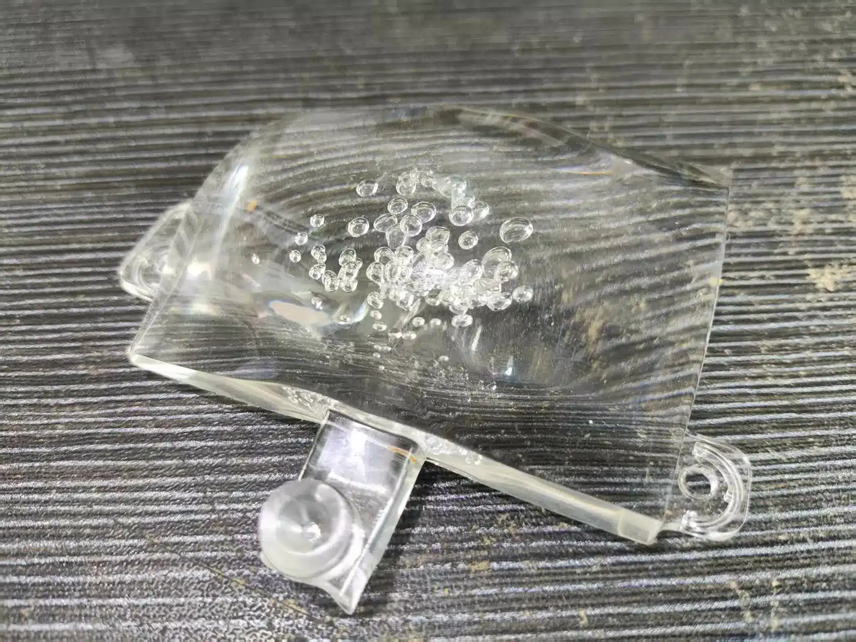 Bubbles trapped inside molded part