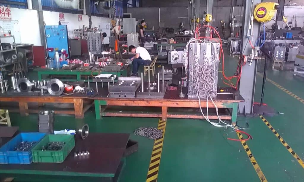 Bottle prefrom mould