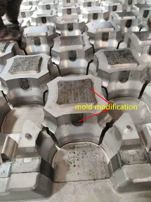 Finding: insufficient internal support pillars for large mold